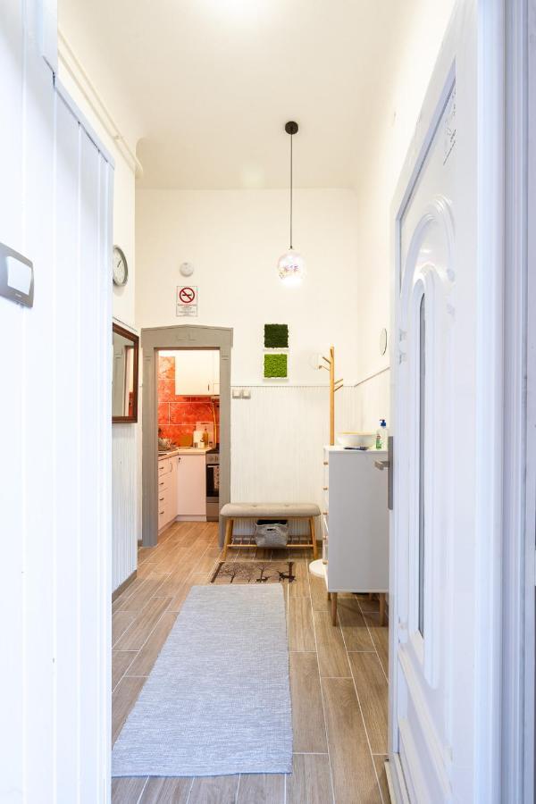 Stylish Modern Apartment Next To New York Cafe Budapest Exterior photo